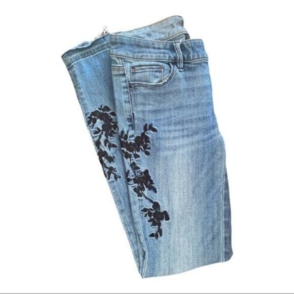 White House Black Market Denim - White House Black Market Embroidered Jeans - Size 00